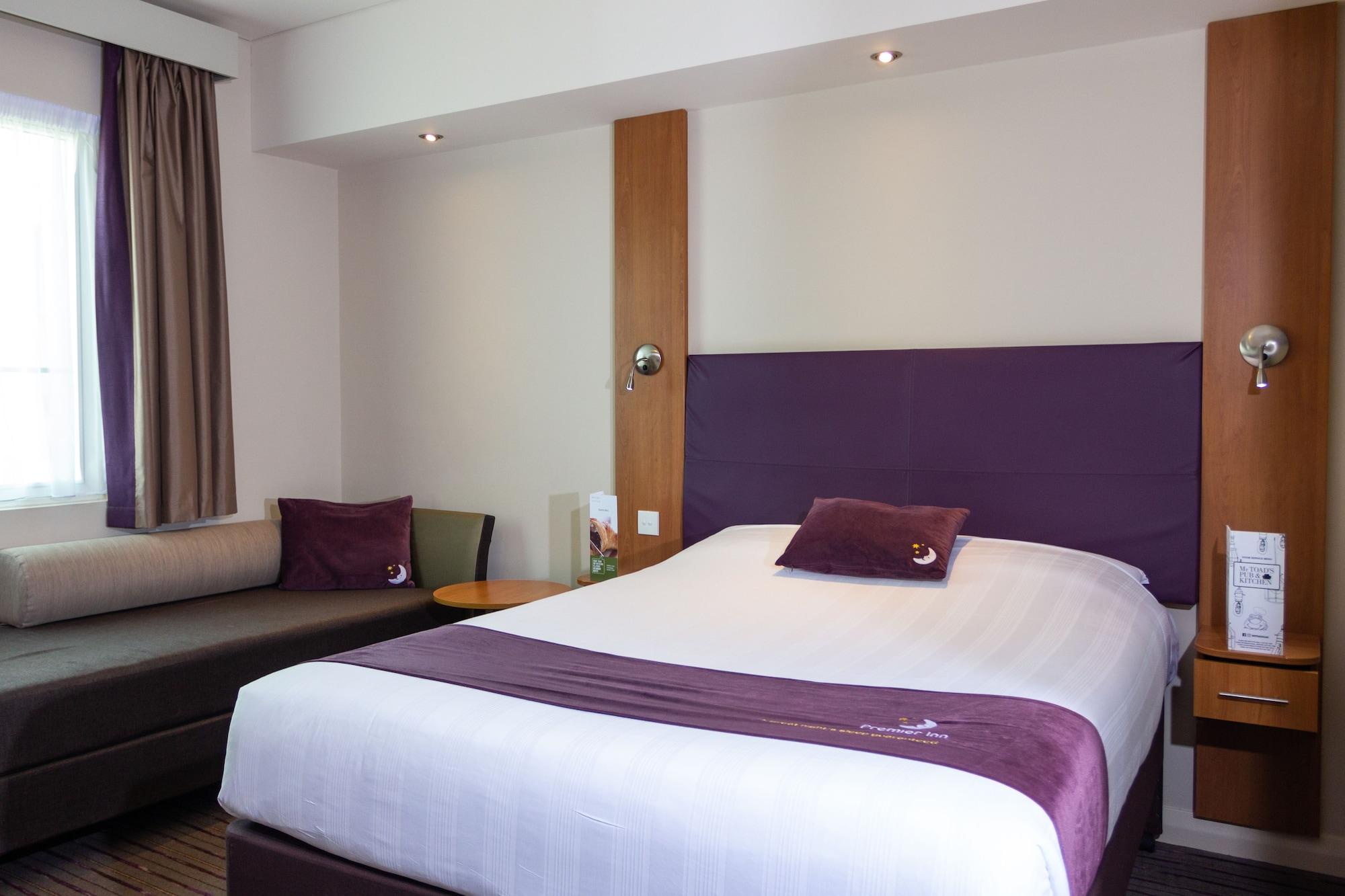 Hotel Premier Capital Centre