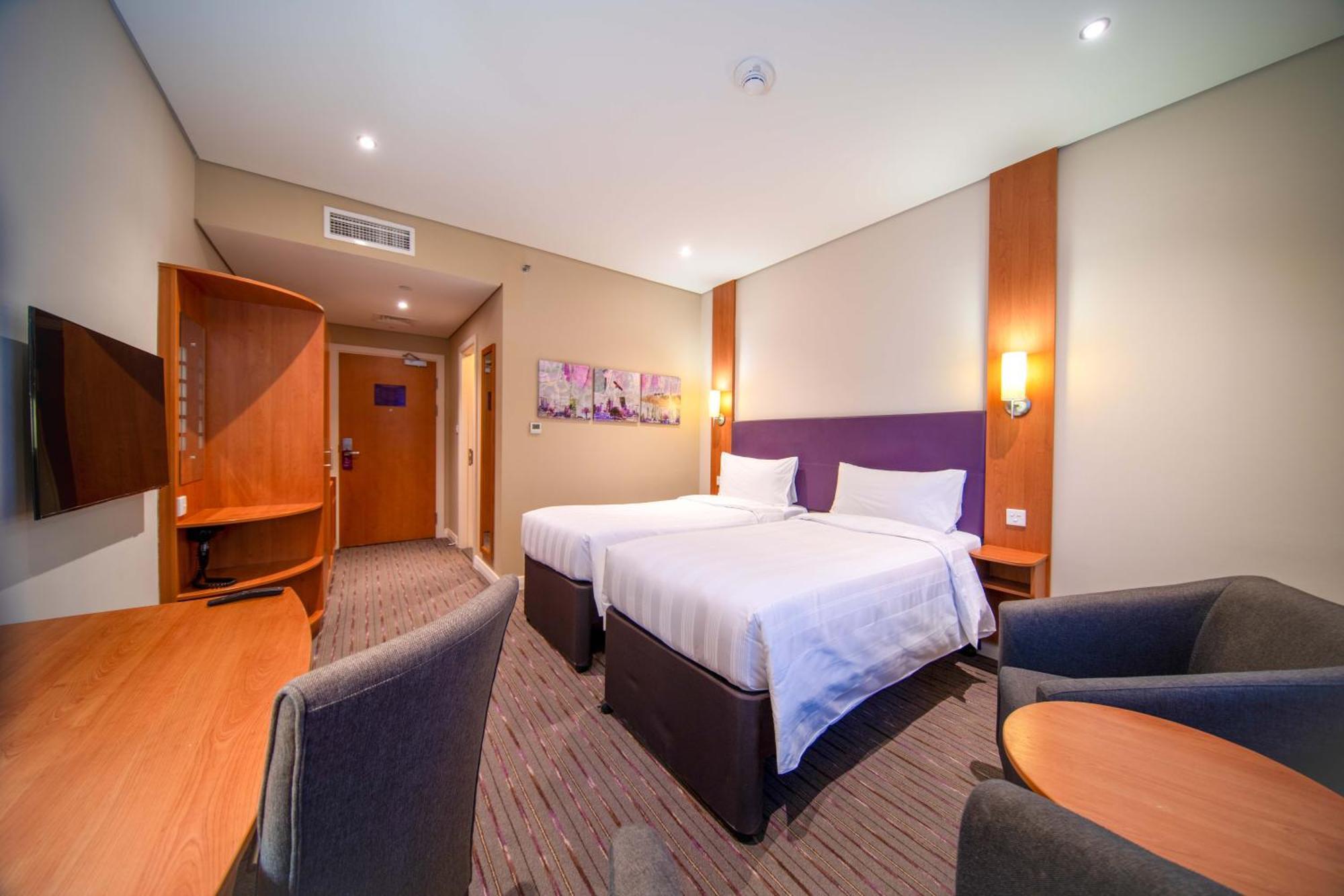 Hotel Premier Capital Centre